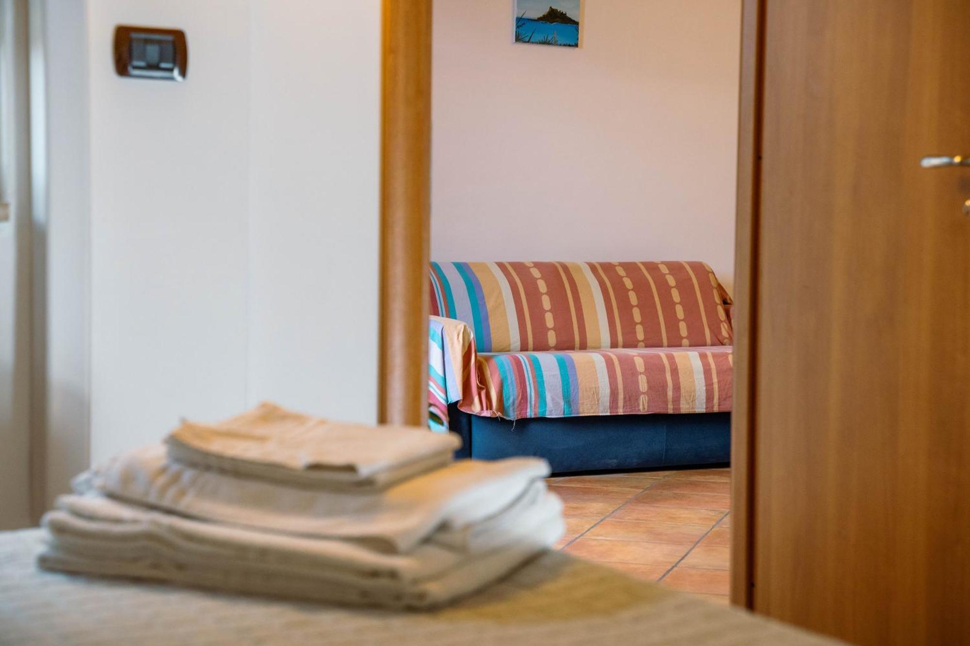 Le Tartarughe Aparthotel Letojanni Bagian luar foto