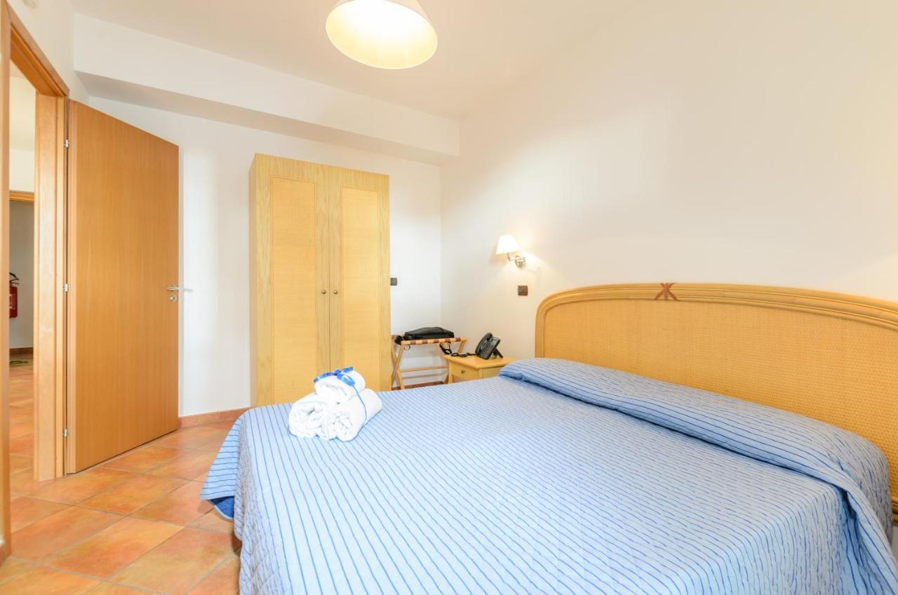 Le Tartarughe Aparthotel Letojanni Bagian luar foto