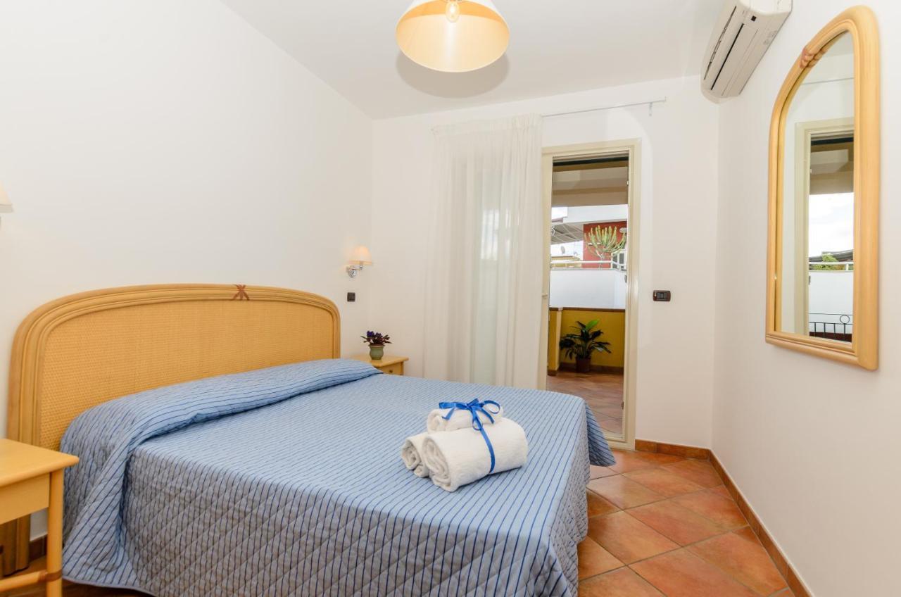 Le Tartarughe Aparthotel Letojanni Bagian luar foto